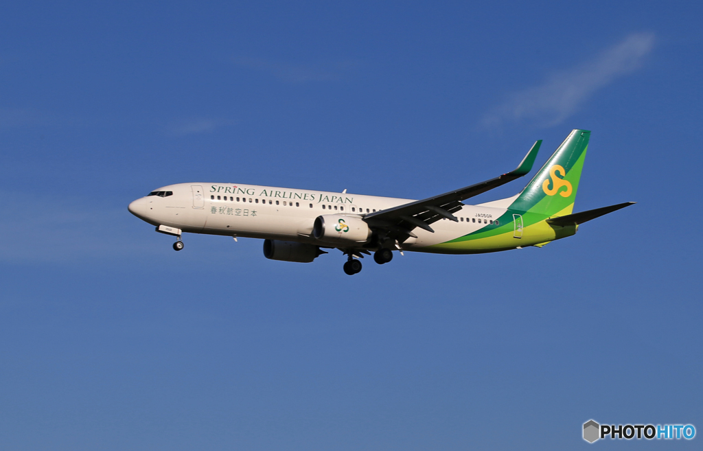 [青い空] 春秋 A320 JA05GR 着陸