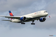 「青空」 DELTA A350-941 Landing