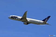 「晴れ」 LOT 787-8 SP-LSA Takeoff 