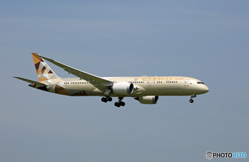 「青が好き」 ETIHAD 787-9 A6-BLC 着陸します