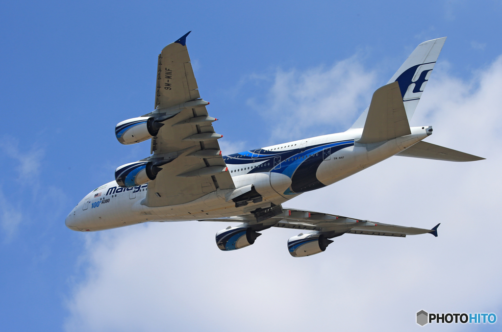 「青い日」 malaysia A380-841 9M-MNF Takeoff 