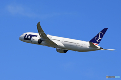 「青い日」LOT 787-9 SP-LSA Takeoff 