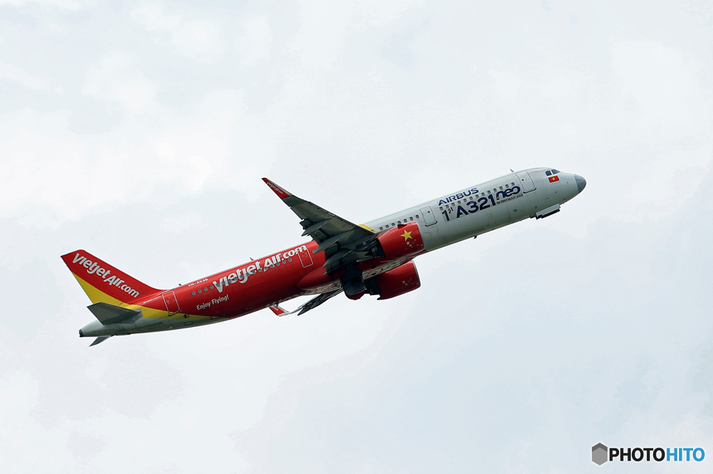 「青」 Vietjet A321-271N VN-A646 離陸です