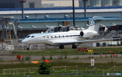 「SKY」プライベート ガルフG650 N302TR 離陸