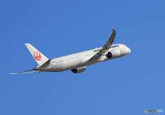 「真青の空」 JAL 787-9 JA865J 飛ぶ