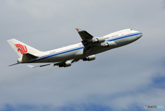 「青空」 CHINA 747-400 B-2475 飛び立ちです