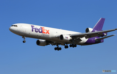 「真青の空」FedEx MD-11 N587FE 到着