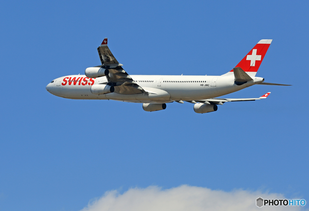 「青色が好き」 SWISS A340-313 ☮Takeoff 