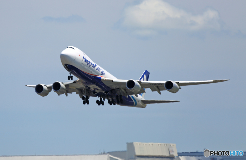 「青が好き」 NCA 747-8KZF JA16KZ 飛行