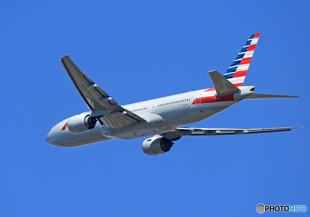 「青が大好き」☀American 777-200 N771AN離陸です