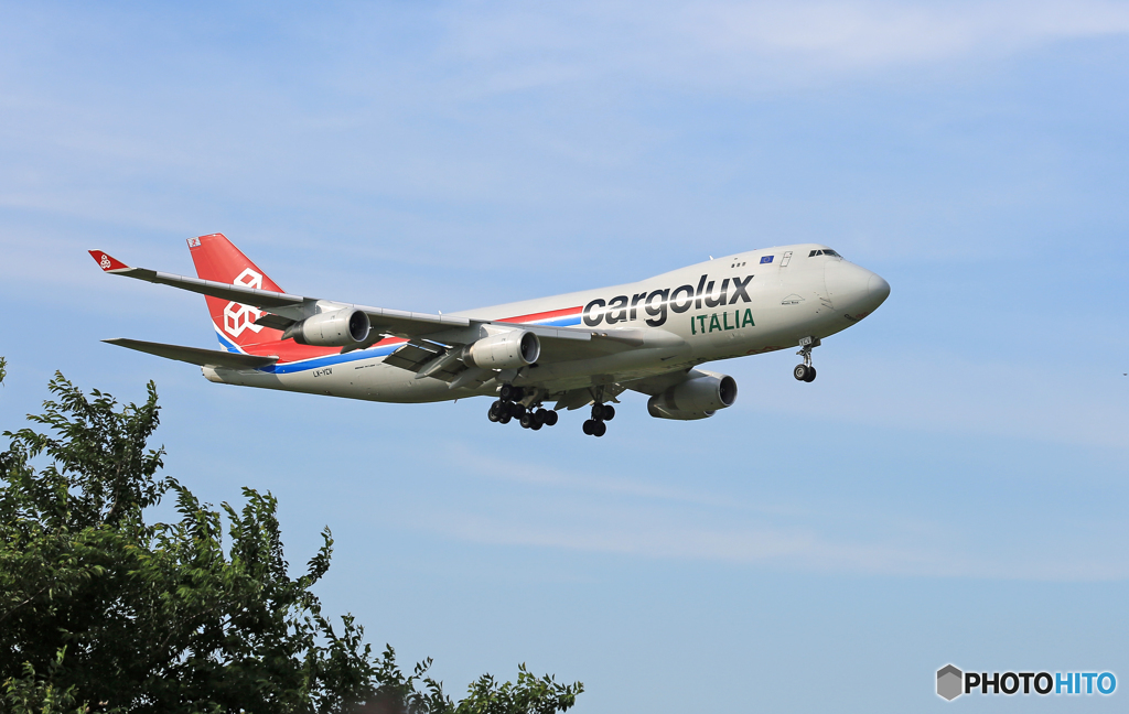 「良い天気」 Cargolux 747-400 LX-YCV 着陸ですよ。