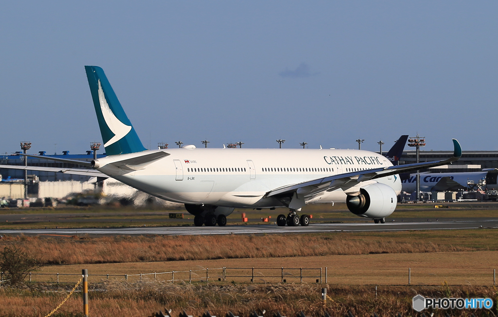 「Blue」Cathay A350-941 B-LRK   Takeoff 