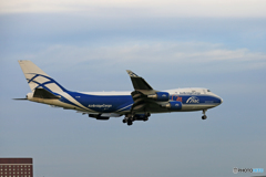 青い空]Air Bridge Cargo 747-4F VP-BIM着地前