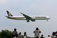 「良い空～」 Singapore 787-10 でかいのがキター！