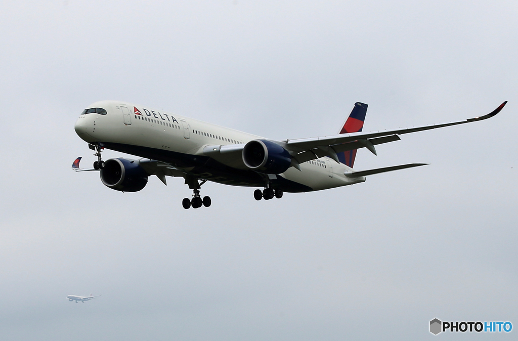 「曇り」DELTA A350-941 N506DN  Landing