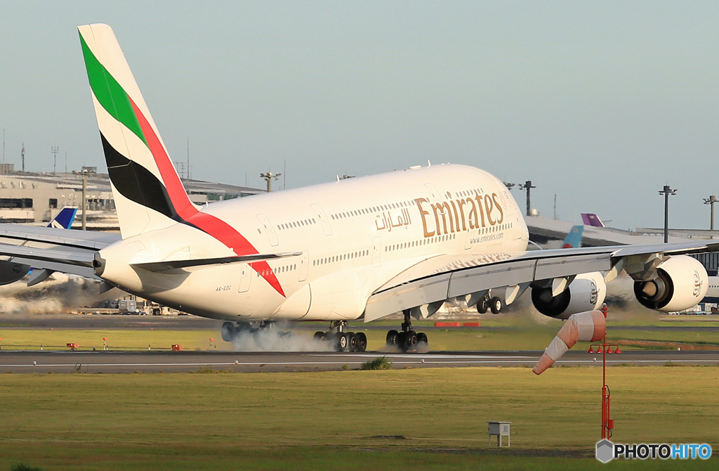 「あおいそら」EMIRATES A380-861 到着です