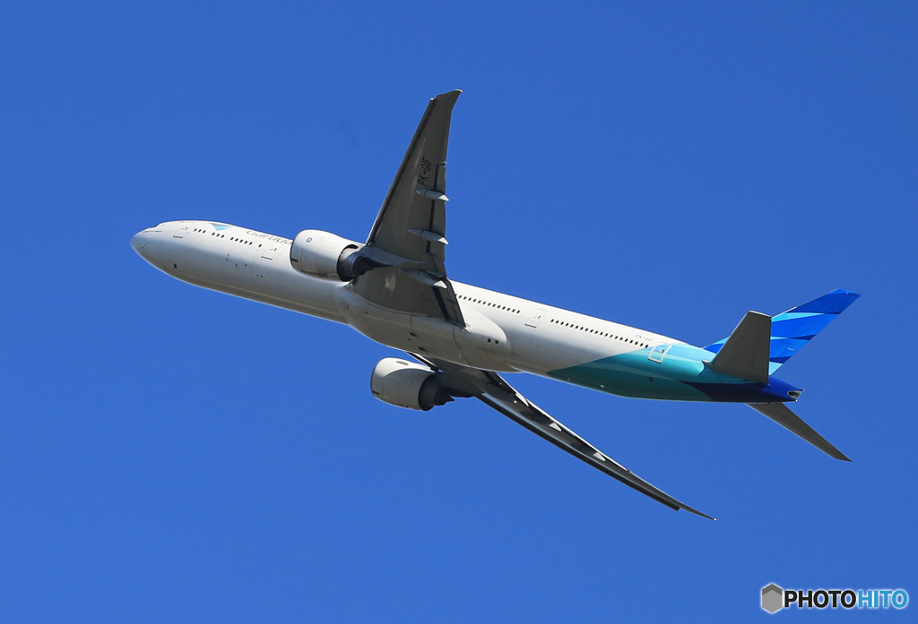 「令和」Garuda 777-3U3 PK-GIF  Takeoff