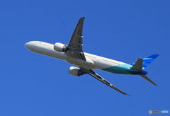 「令和」Garuda 777-3U3 PK-GIF  Takeoff