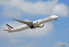 「すかい」 Air France 777-200 F-GZNK 飛び立ち