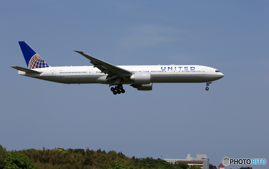 「青色が好き」UNITED 777-322 N2332U 到着