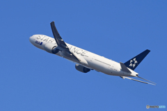 「青の空」 ANA　STAR　777 飛ぶ