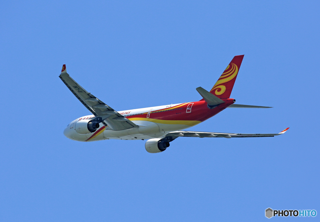 「SKY」 香港航空 A330-223 B-LNI 出発です