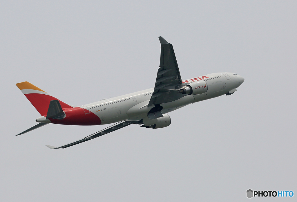 「☁雲」 IBERIA A330-202 EC-MUD 出発