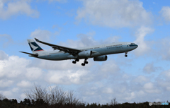 「良い天気」 Cathay A330-343 B-HLV着陸