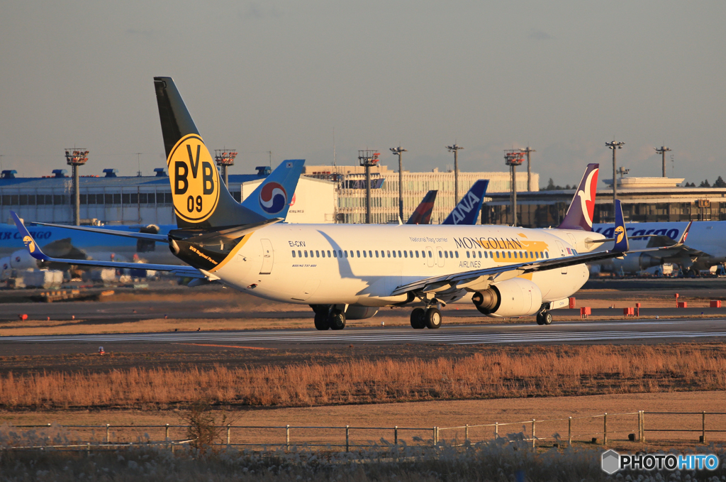 「空色」 モンゴル航空737-800 EI-CXV Takeoff