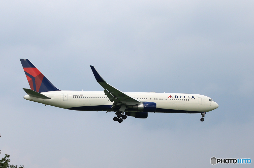 「はれ」DELTA 767-332 N190DN   Landing