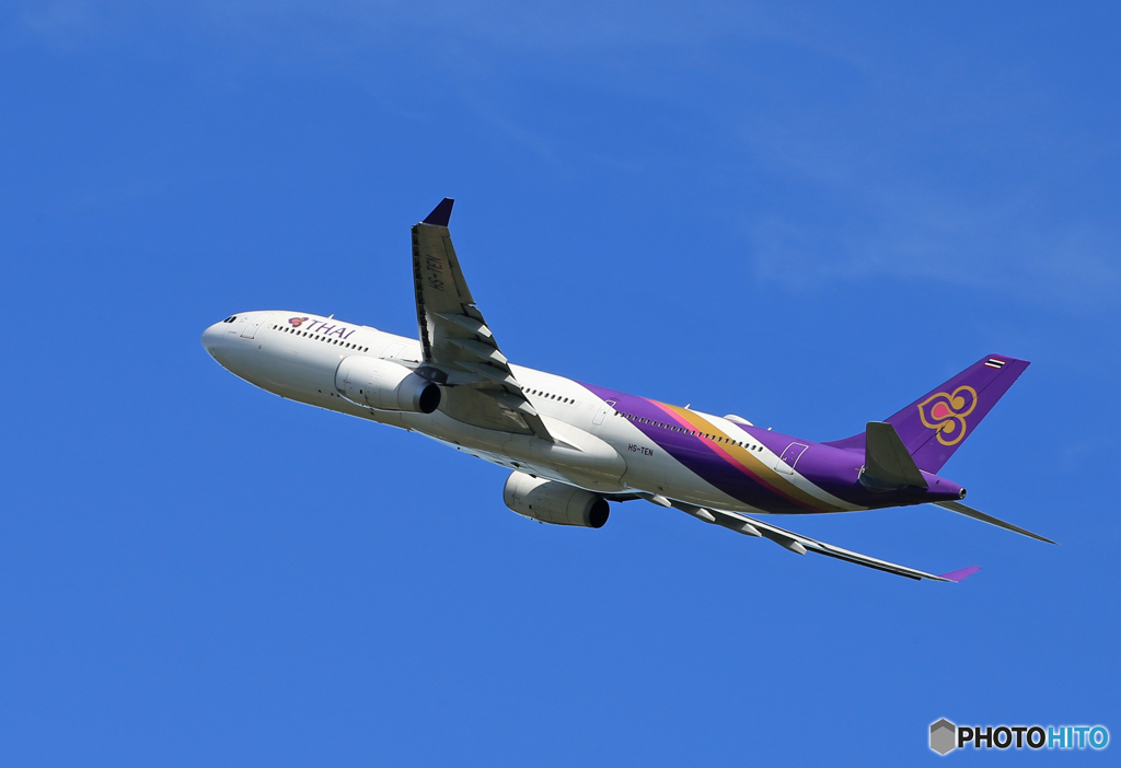 「真青の空」Thai A330-343 HS-TEN  飛び立ちです