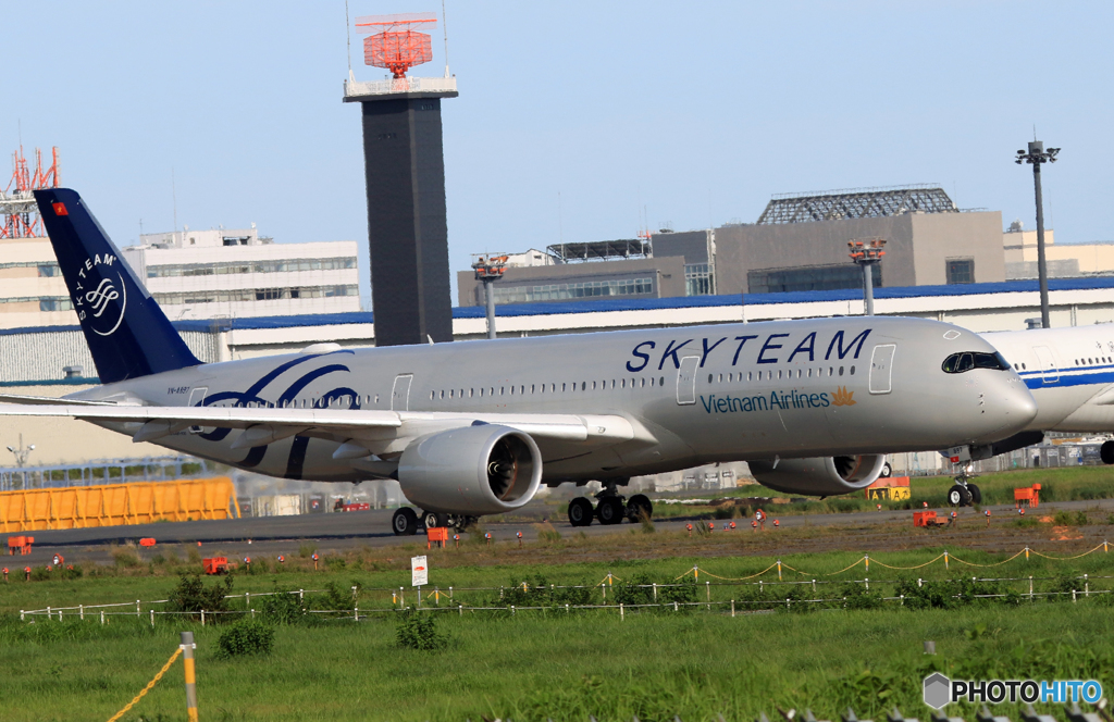「青空」 Vietnam SKY A350-941 VN-A891 飛ぶ