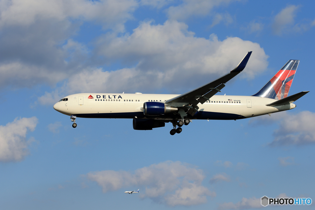「青い空」が一番 ☀DELTA 767-332 到着です