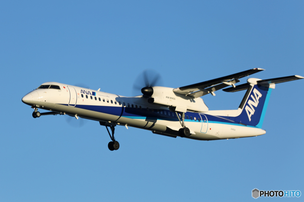 「そらー」 ANA ボンバルディア JA483A 着陸します