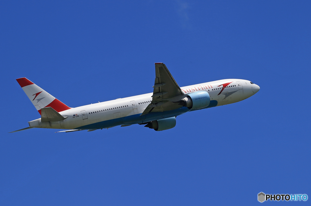 「スカイ」Austrian 777-2Z9 OE-LPB  離陸です