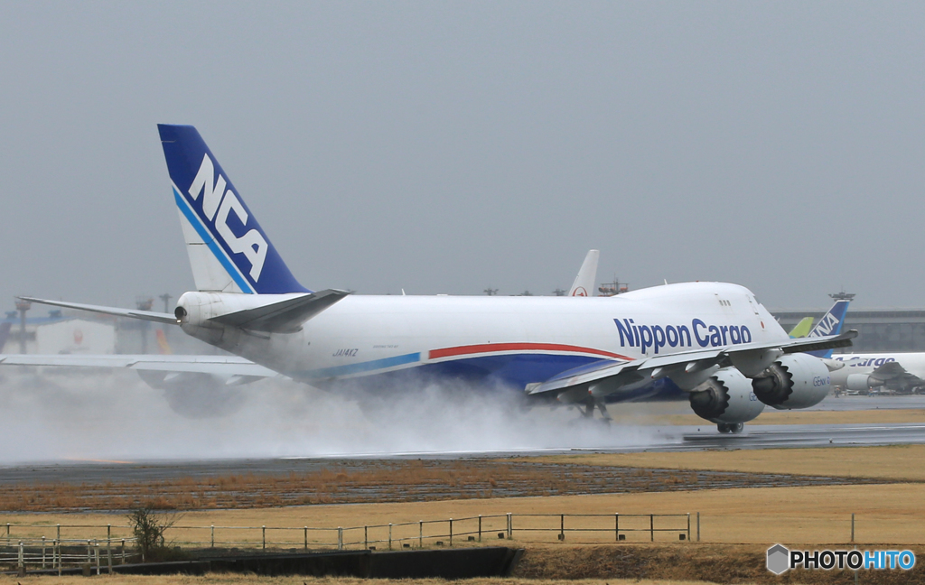 「晴れ」? NCA 747-8KZF JA14KZ 離陸します