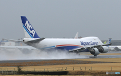 「晴れ」? NCA 747-8KZF JA14KZ 離陸します