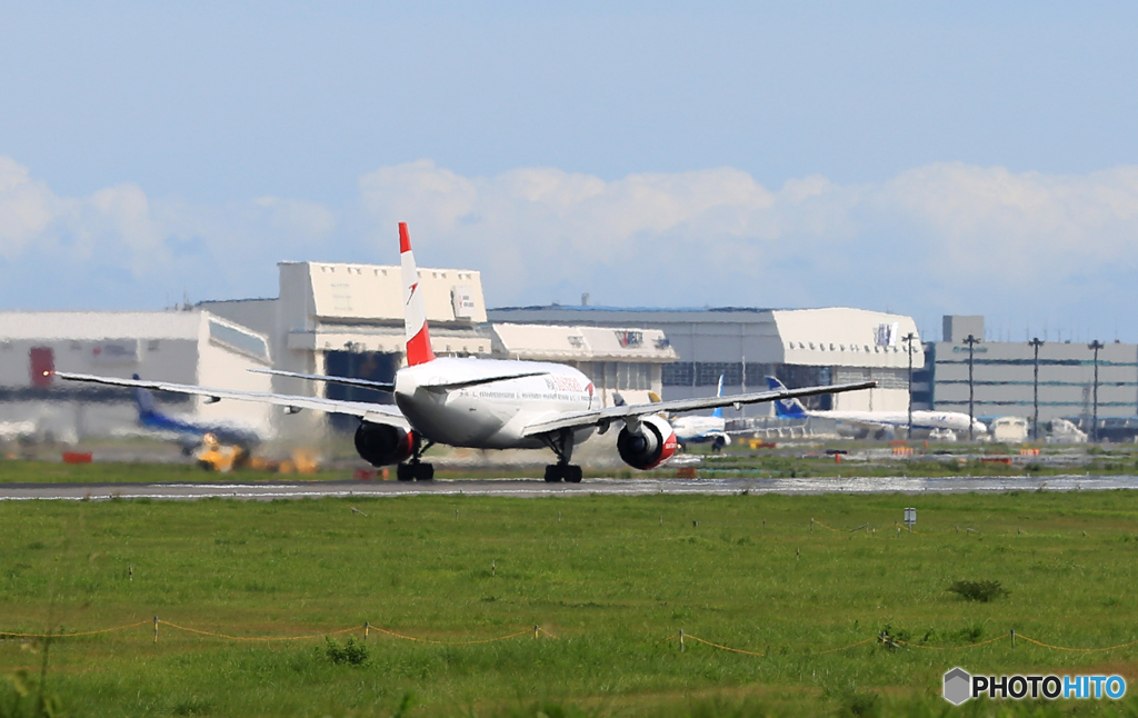 「SKY」 Austrian 777-2Z9 OE-LPD 離陸