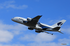  「青が好き」Malaysia A380-841 9M-MNF 飛ぶ