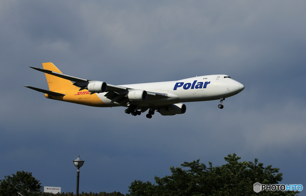 「クール」POLAR 747-8 N857GT 到着