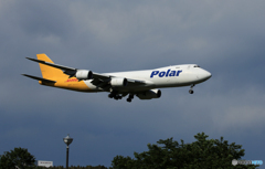 「クール」POLAR 747-8 N857GT 到着