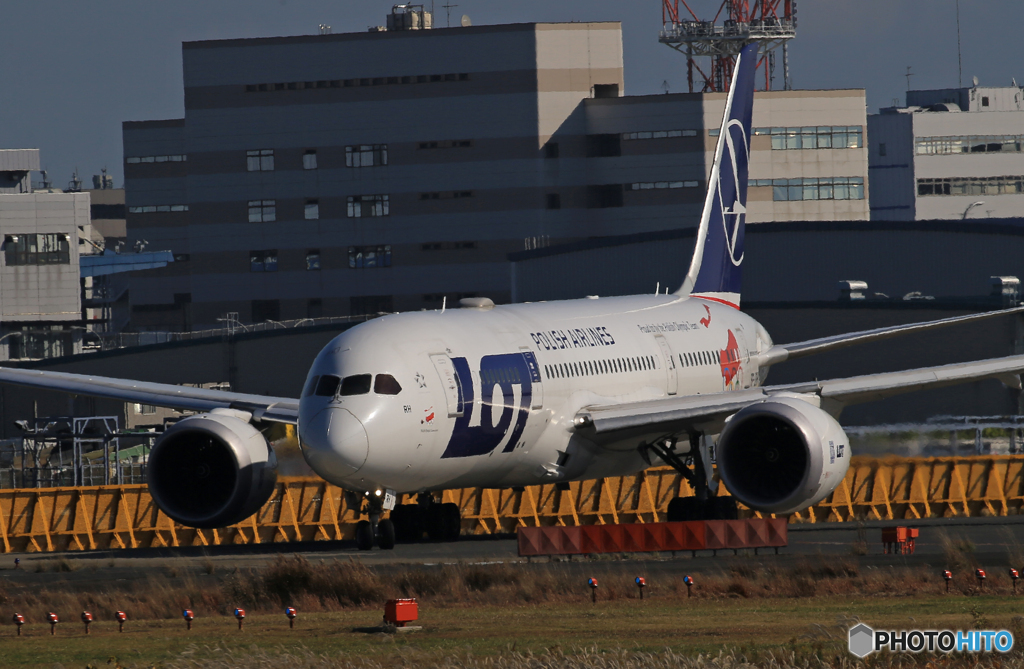 「スカイ」LOTポーランド 787-8 SP-LRH Takeoff  