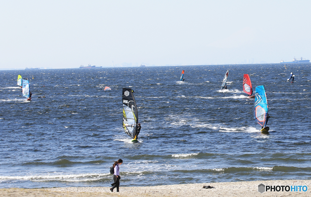 「クール」青い海　と　ウインドサーフィン