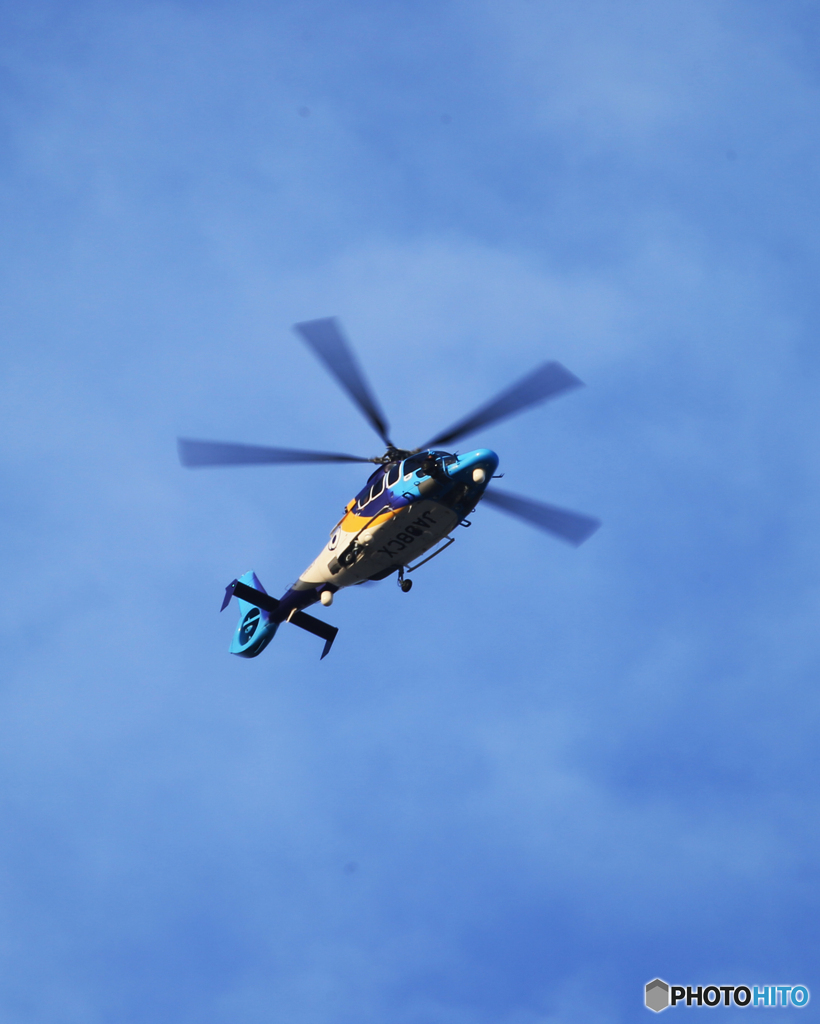 「晴れ」フジTV   報道へり　EC135  取材中ですね