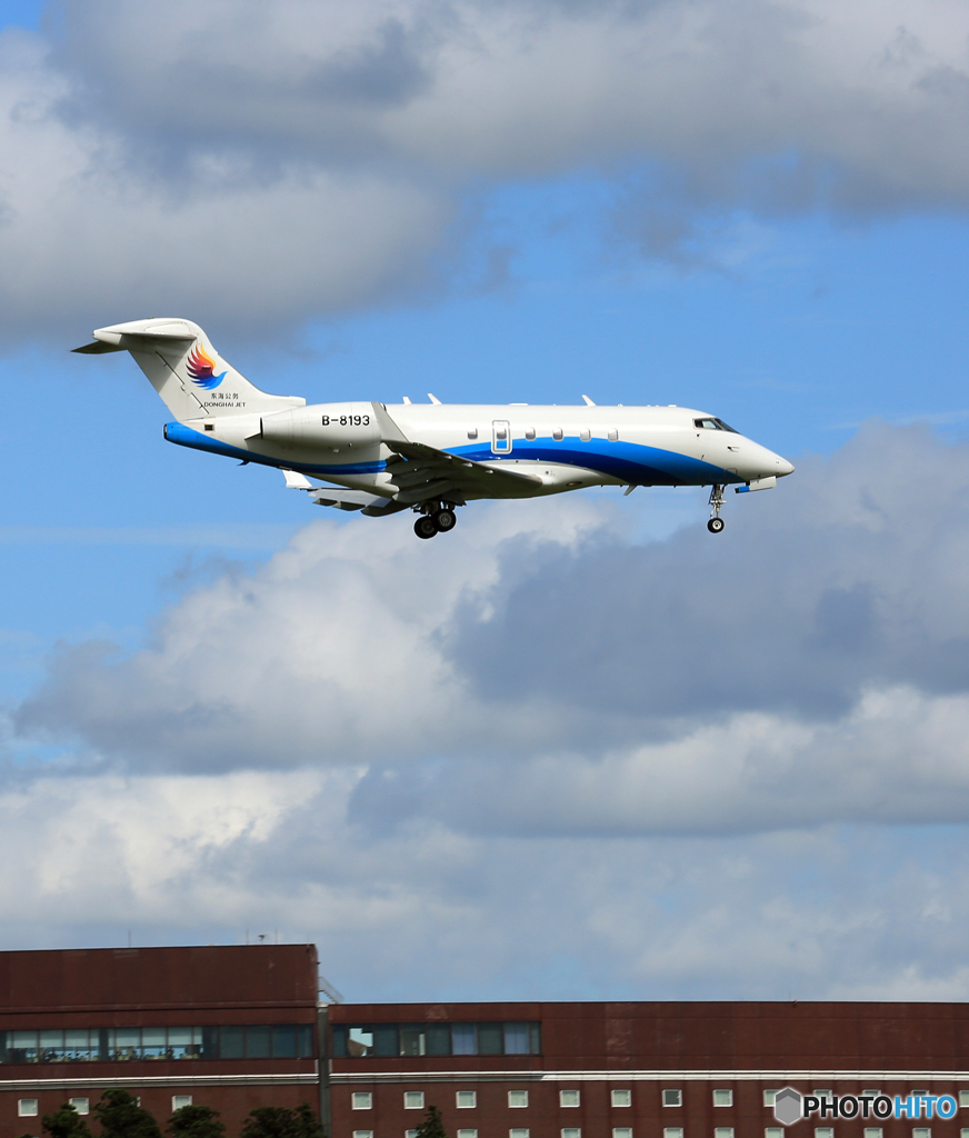 ☀「あおぞら」 プライベート機BD-100 B-8193 Landing