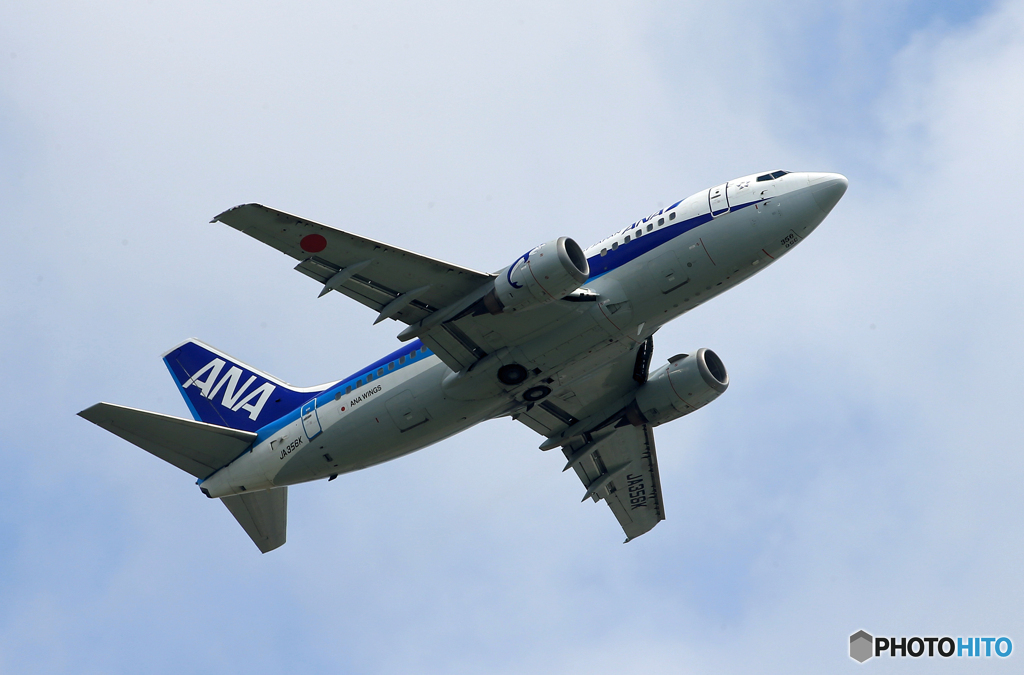 「曇り」ANA 737-500 JA356K  出発します