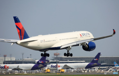 「すかい」 DELTA A350-941 N503DN 着陸します