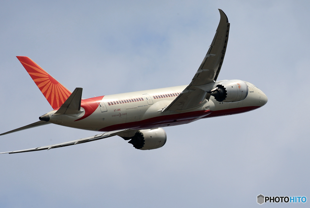 [青い空] Air India 787-8 VT-ANC 離陸