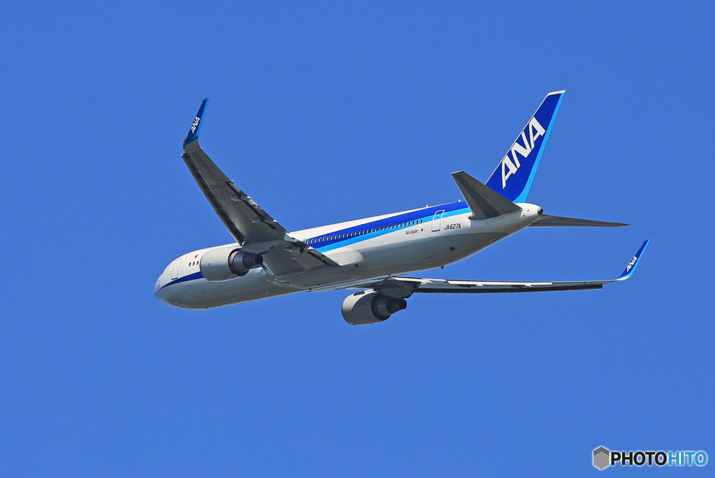 「青が好き」 ANA 767-381 JA627A 離陸 です