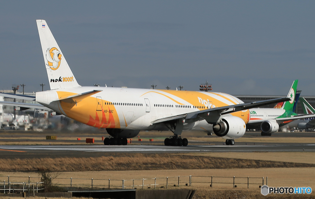 「スカイ」 nokscoot 777-212 HS-XBC 離陸